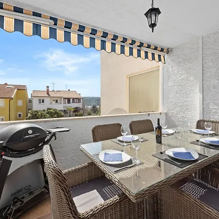 Ellie Kajak プーラ